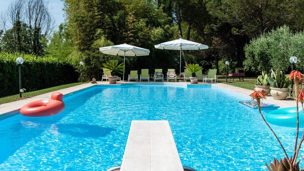 Pisa Villa | Homerez - Villa in Pisa, shared pool.
