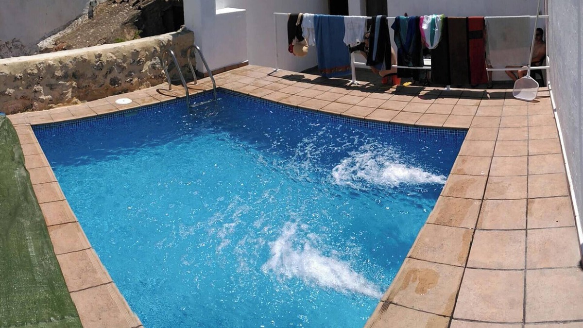 Villa de Ves Villa | Homerez - Villa in Villa de Ves
