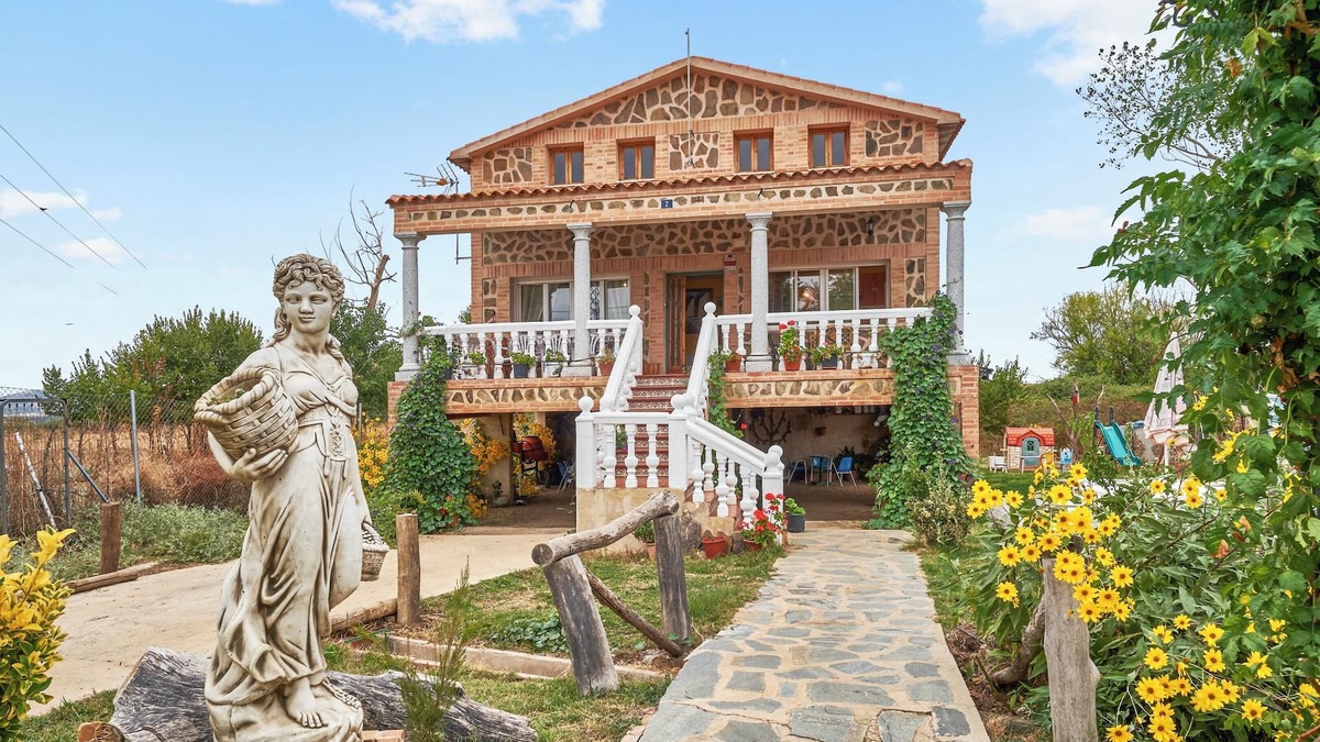 Porzuna Villa | Homerez - Villa, Porzuna, private pool
