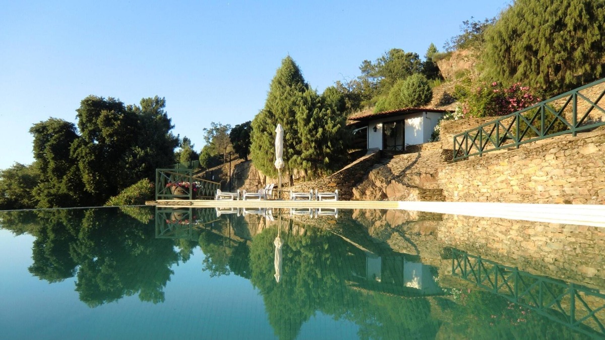 Torre de Moncorvo Villa | Homerez - Villa for 6 ppl. with shared pool and terrace at Torre de Moncorvo
