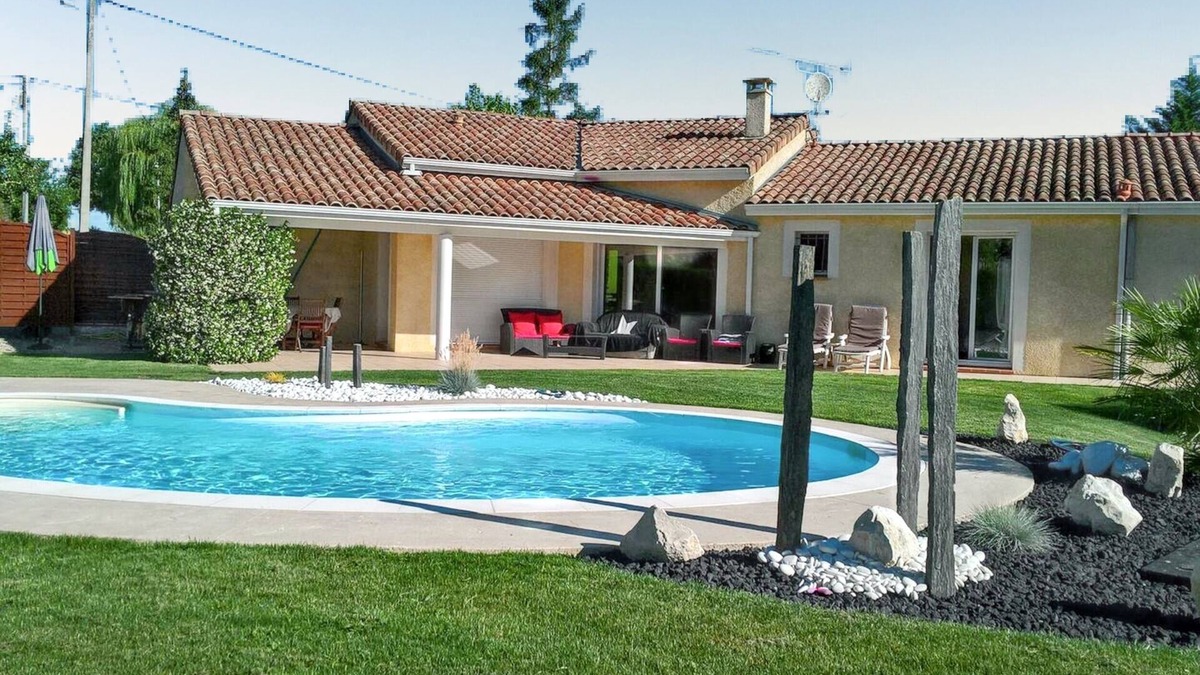 Paulhac Villa | Homerez - Villa with Pool in Paulhac