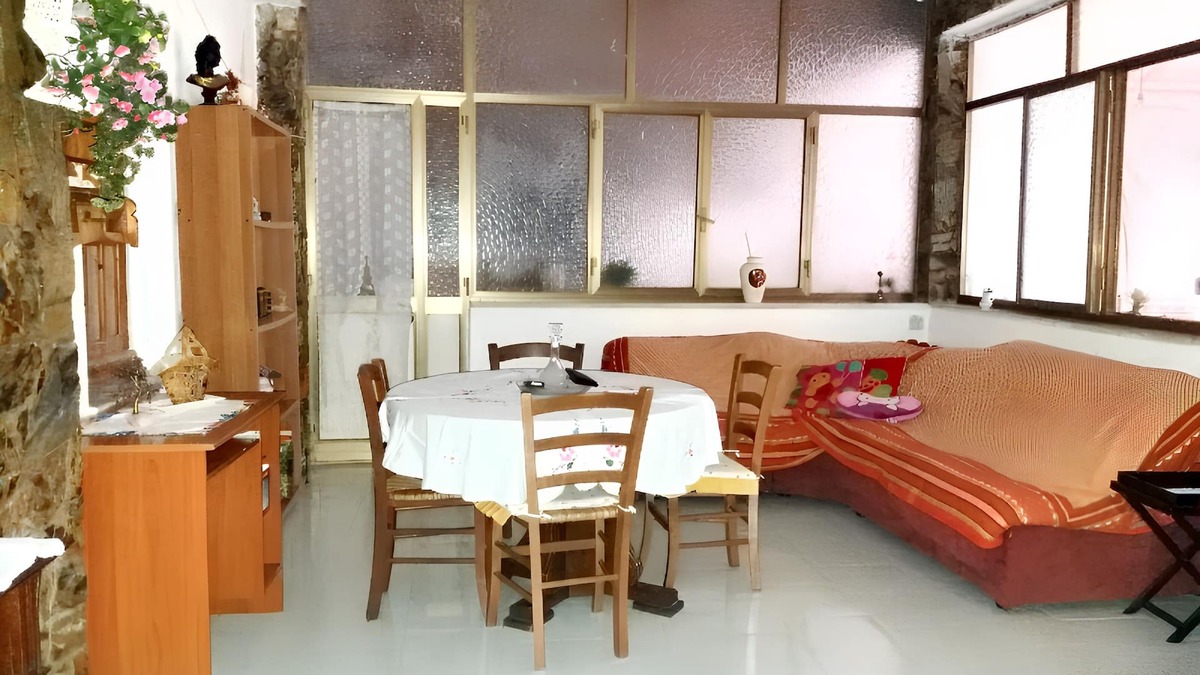 Musei House | Homerez - Warm house in Musei with fenced garden