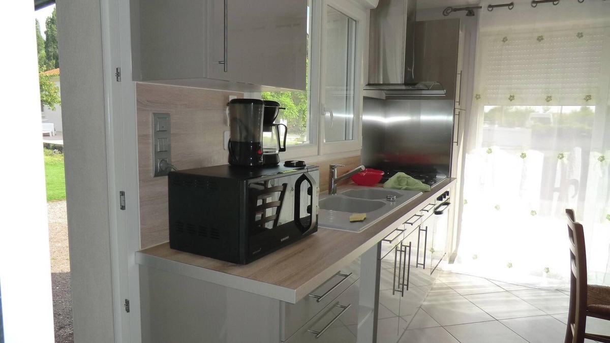 La Garnache House | Homerez - Welcoming House in La Garnache with Enclosed Garden