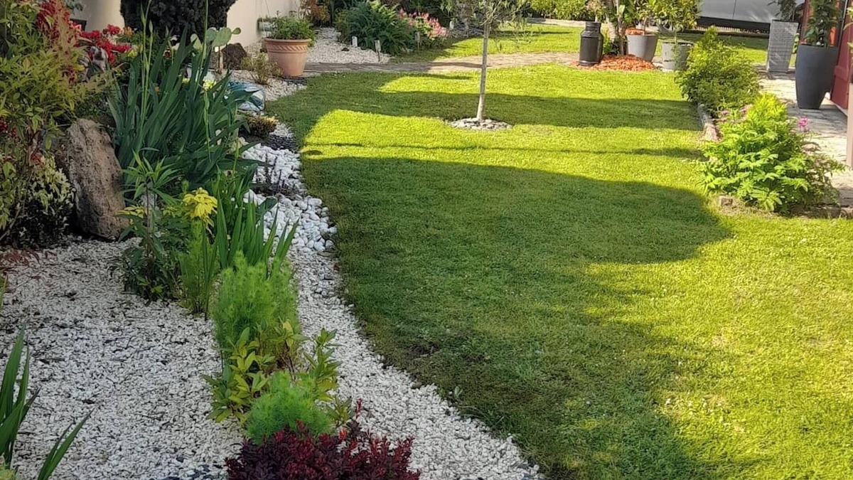 Champcueil House | Homerez - Welcoming house with garden in Champcueil