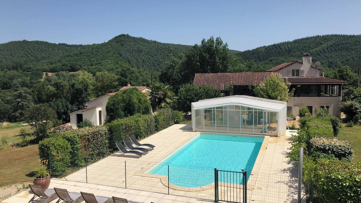 Saint-Gery House | Homerez - Welcoming house in Saint-Géry with shared pool