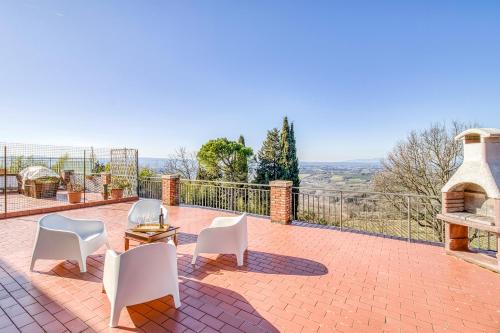 Lucardo Apartment | Homes Boccaccio Beautiful Terrace - Happy Rentals