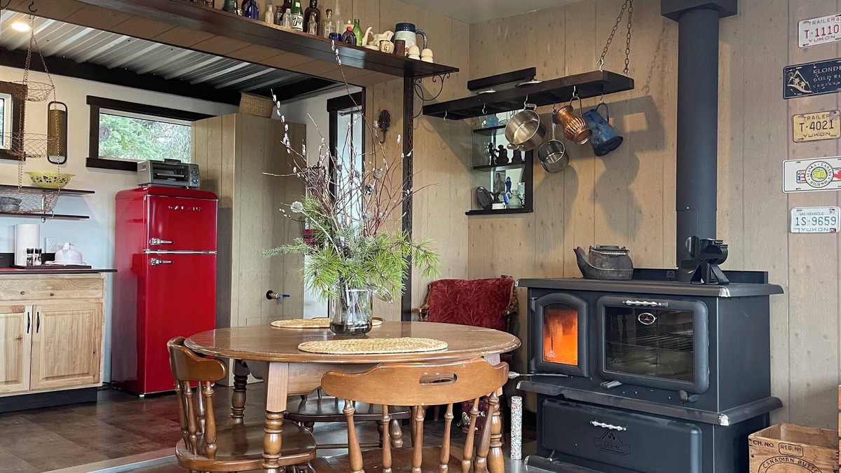 Whitehorse House | Homespun Glamping Haus