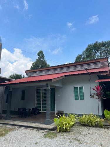 Bayas House | HOMESTAY 1 LANGKAWI GEOPARK 3 BEDROOMS & 3 BATHROOM