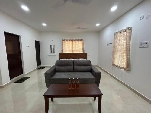 Pallavaram Apartment | HOMESTAY - AC 1 BHK STUDIO NEAR AlRPORT