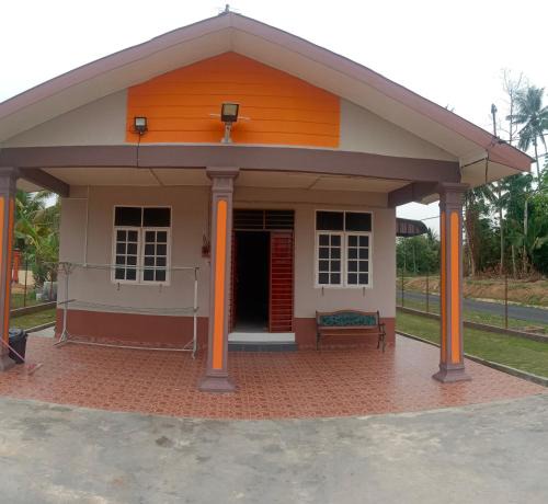Selising House | Homestay Adilah A