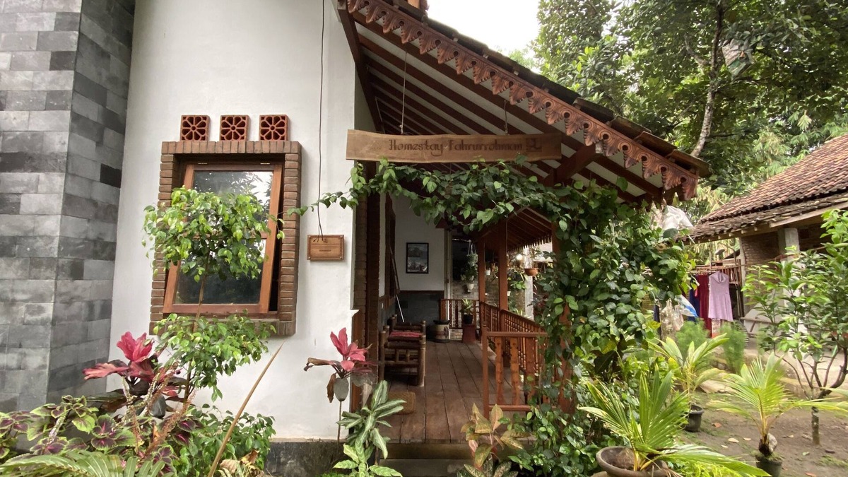 Borobudur House | Homestay Candi Pawon Fahrurohman Syariah