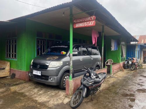 Moni House | Homestay Century Moni Waturaka