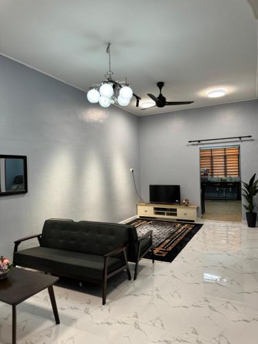 Kampung Pengkalan Maras House | Homestay De Acacia Rumah Melati