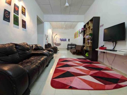 Sri Gading House | HOMESTAY DELISHA PARIT RAJA UTHM
