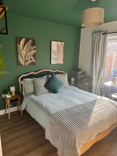 Llanwern House | Homestay Glan Llyn