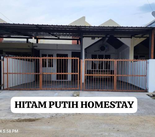 Kampung Gong Limau House | Homestay Kemaman - Hitam Putih Homestay
