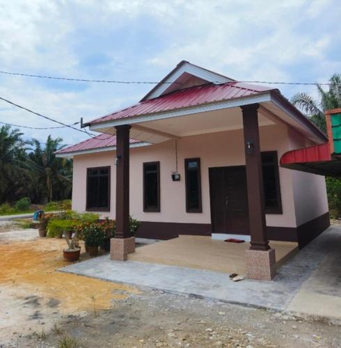 Parit Raja House | Homestay Merah Jambu UTHM