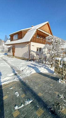 Tatariv House | Homestay Opryshky