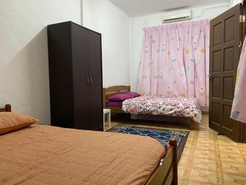 Taman Orkid House | Homestay Taman Maktab Pengkalan Chepa