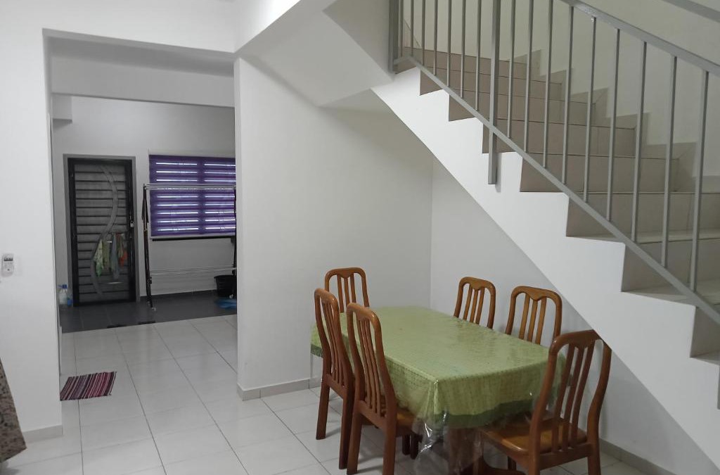 Ijok House | Homestay UmahMak