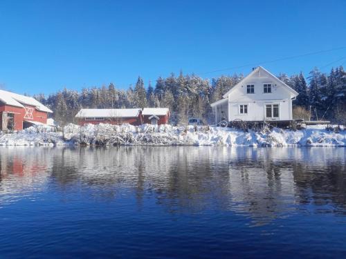 Eidsberg Municipality House | Homestead Holandriver,Lake Skulerud