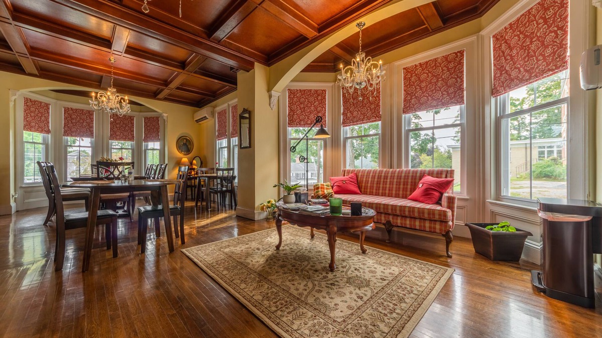 New Milford Bed & Breakfast | Homestead Inn