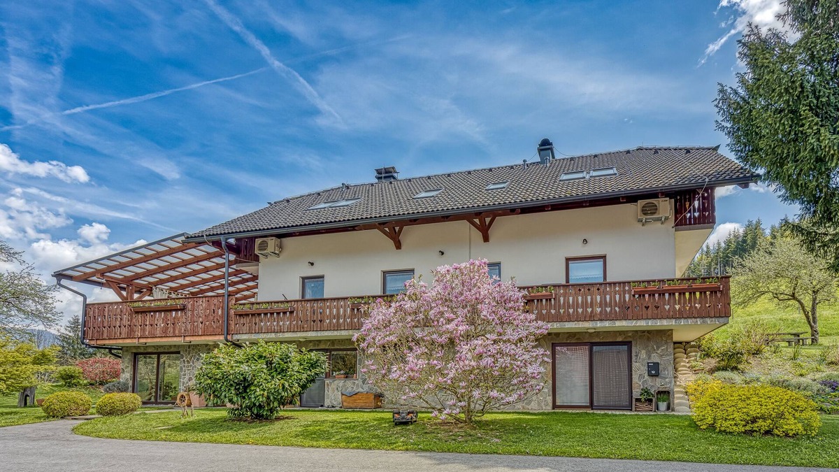 Luce Apartment | Homestead Metul Pool Suite 1, Luče, Slovenia