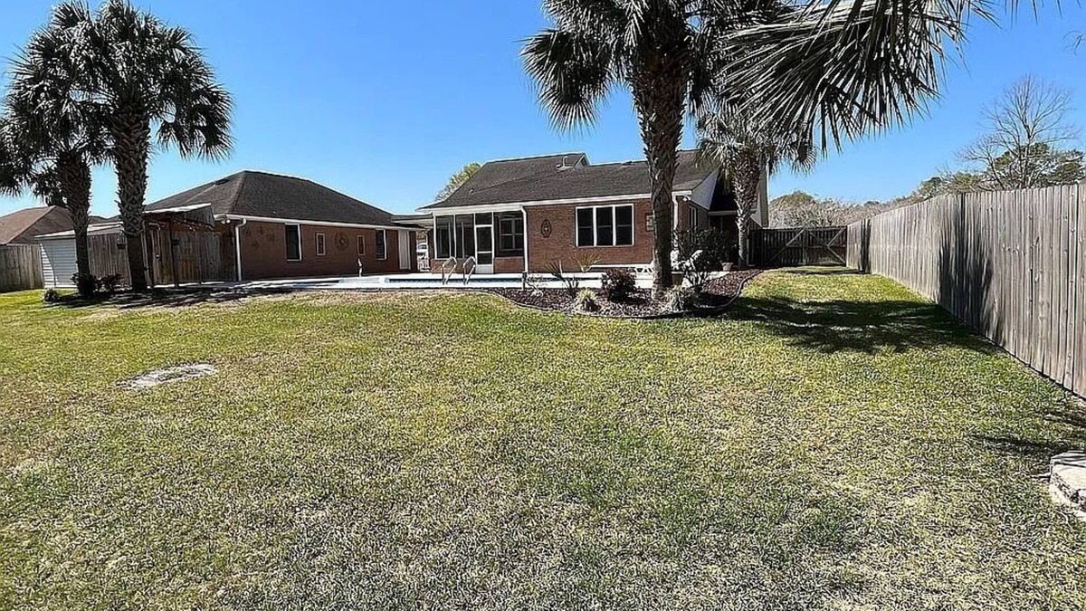 Northwest Pensacola House | HOMESTEADERS PARADISE: Furnished 5BR/3BA w/pool, xlarge yard near NAS Pensacola