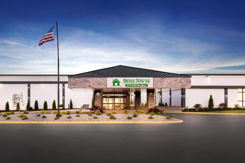 Cortland Hotel | HomeTowne Studios by Red Roof & Conference Center Cortland