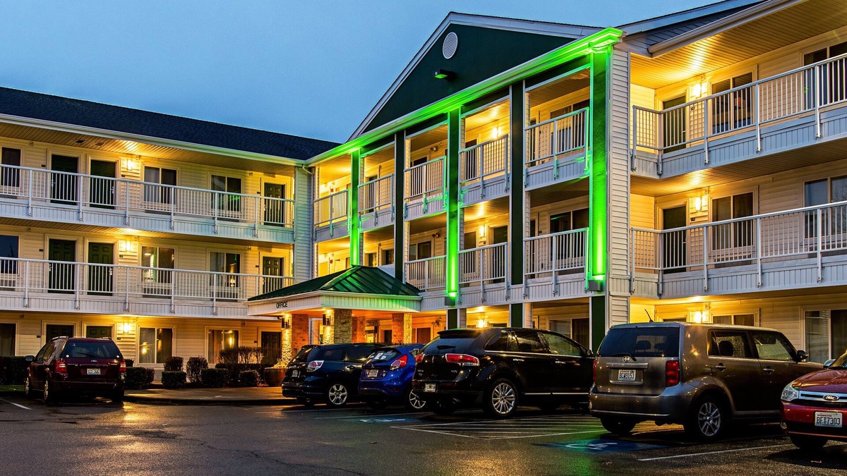 Puyallup Hotel | HomeTowne Studios Tacoma - Puyallup