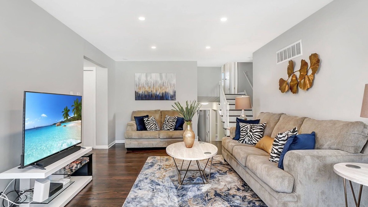 Homewood House | Homewood FHS Rental - Cherrywood Ln