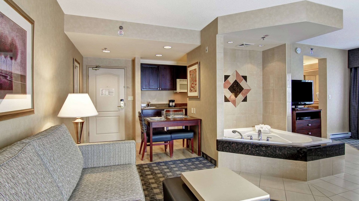Oakville Hotel | Homewood Suites by Hilton Toronto Oakville