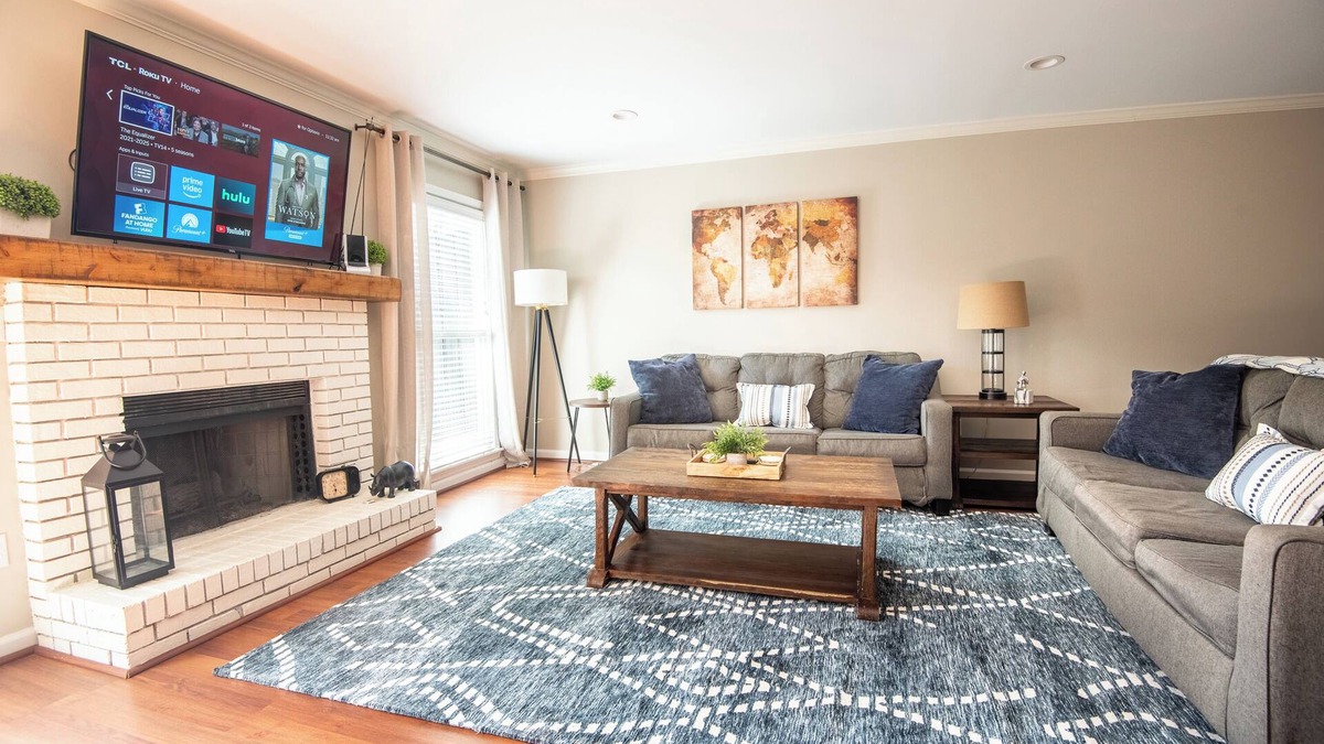 Homewood House | Homewood Townhome-2.5 Baths/King Beds/Free Parking