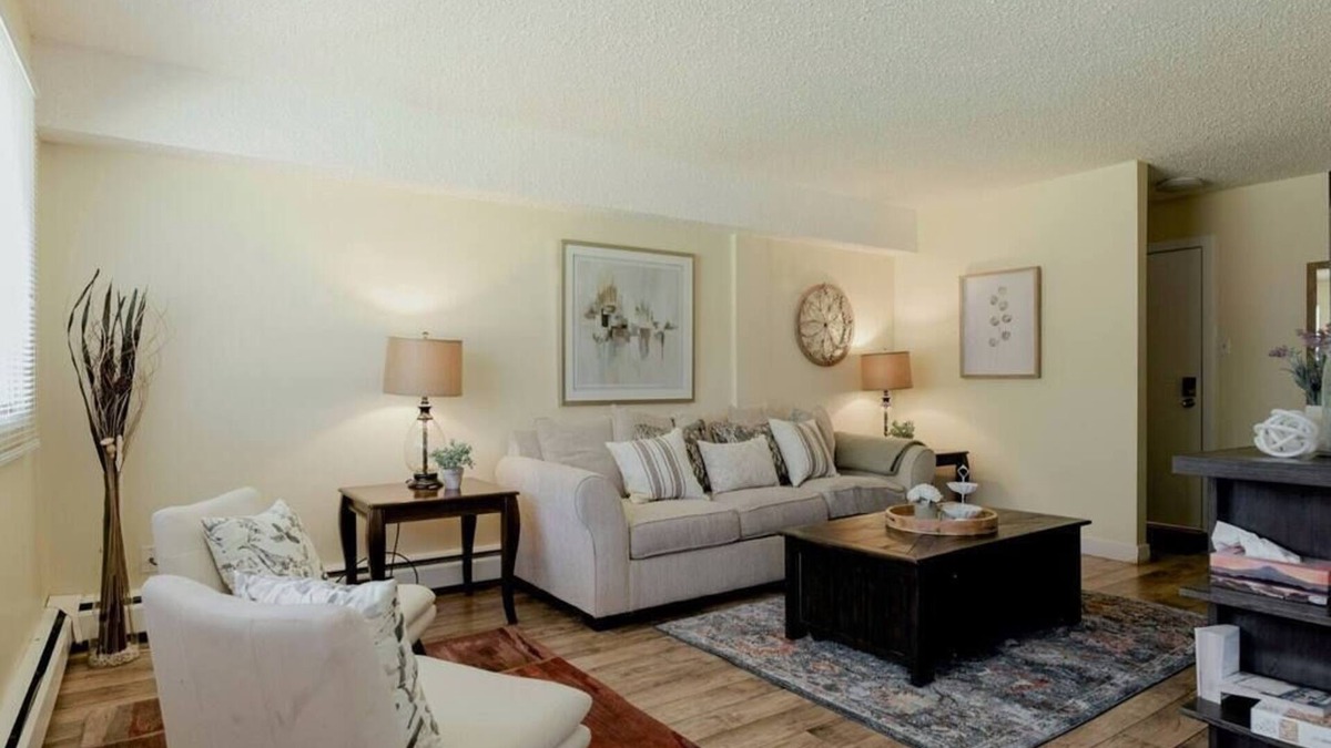 Fort McMurray Apartment | HOMEY 2 BR | Near NLRHC | Corporate Rental | WiFi