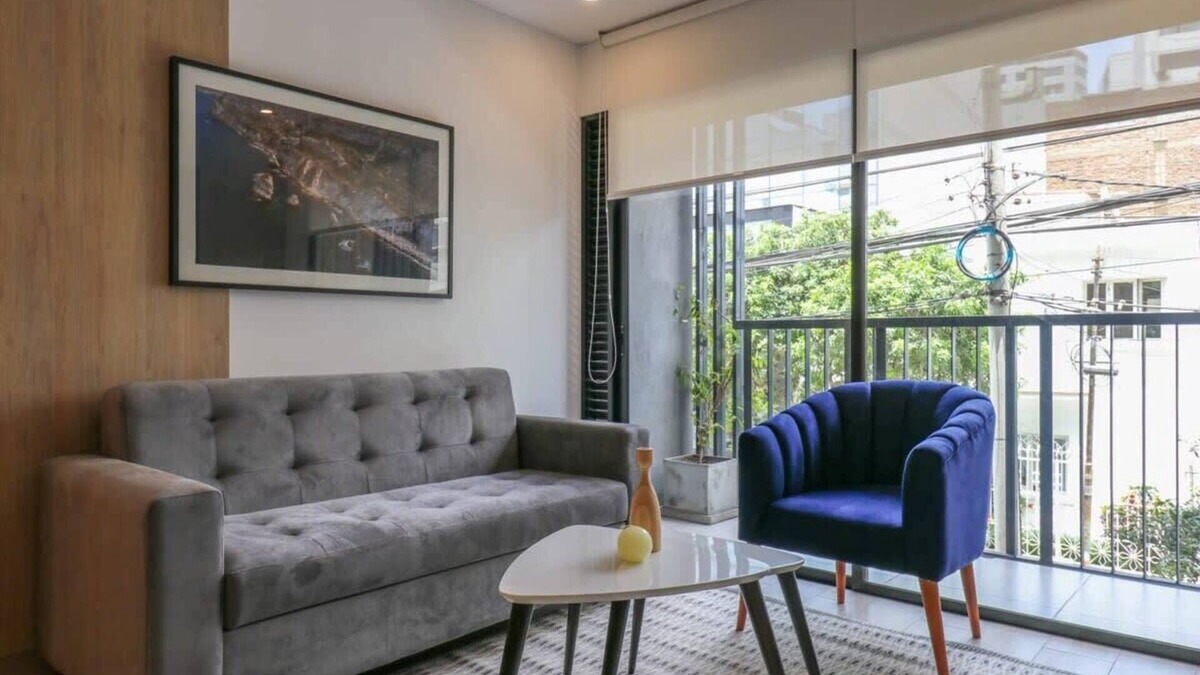Petit Jean Ocharan Apartment | Homey 3BR with Balcony in the Heart of Miraflores