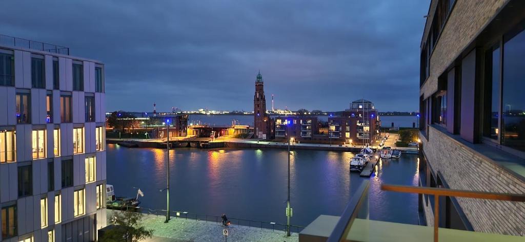 Mitte-Sud Apartment | Homey Apartments Harbor Suite - Parking Two Bathrooms Netflix Sea view