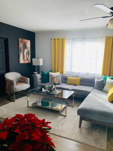Las Vegas House | Homey Comfy Vacation Rentals - Las Vegas