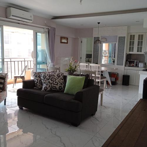 Bandung Apartment | Homey Cozy 3 Bedrooms Apt By Barokah