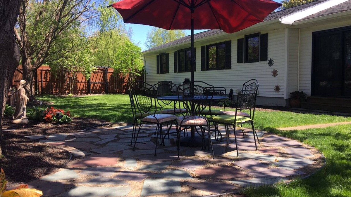 Ionia House | Homey ranch in a quiet neighborhood conveniently located in Henrietta.