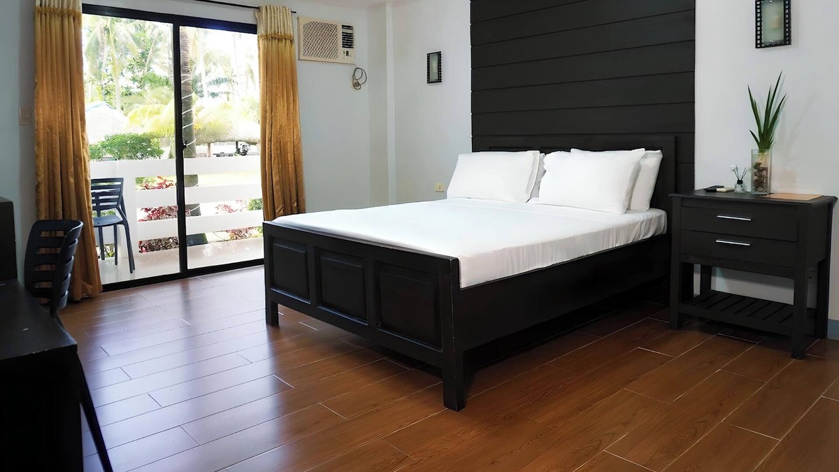 Sanchez-Mira Hotel | Homey Relaxing Vibe Room in Sanchez Mira Cagayan Valley