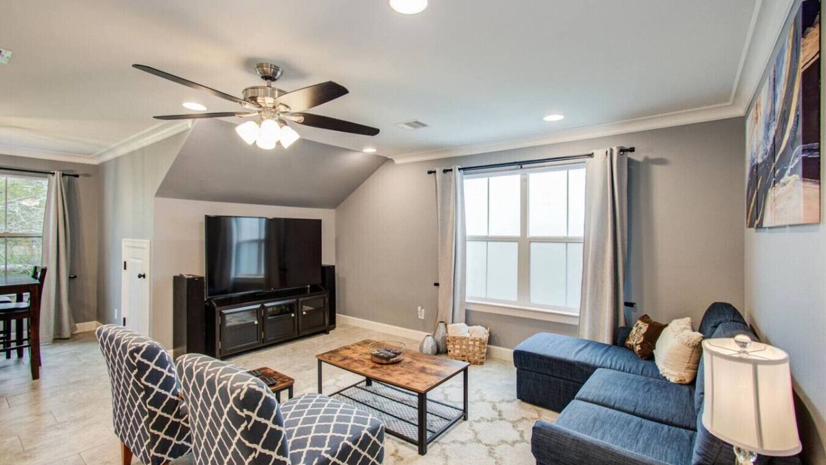 Addicks Apartment | Homey Residential Apartment by Children's Hospital
