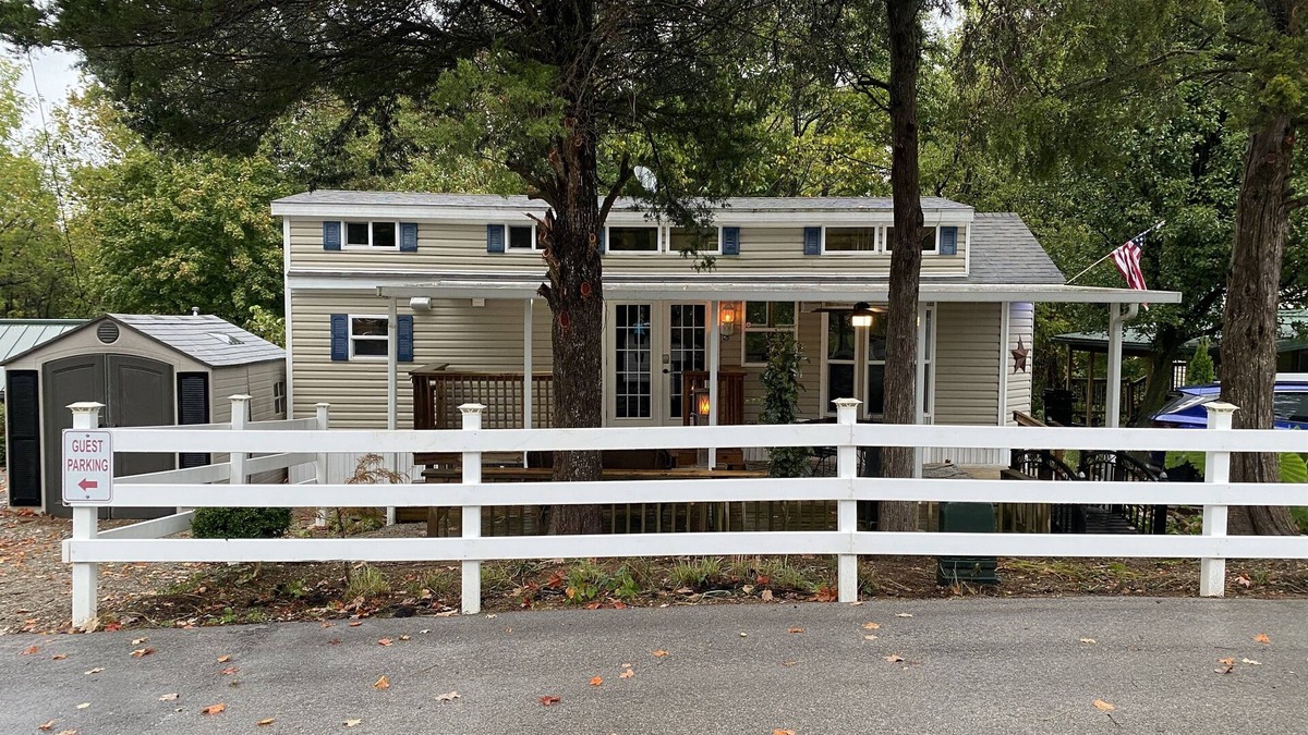 Bloomington Villa | Homey Villa with Loft in Bloomington