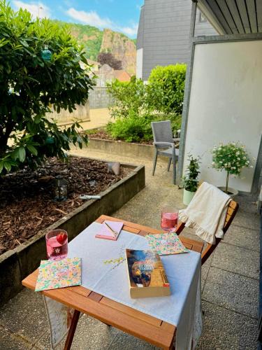 Bad Muenster am Stein-Ebernburg Apartment | Homindays Terrace with Mountain Views River just Nearby
