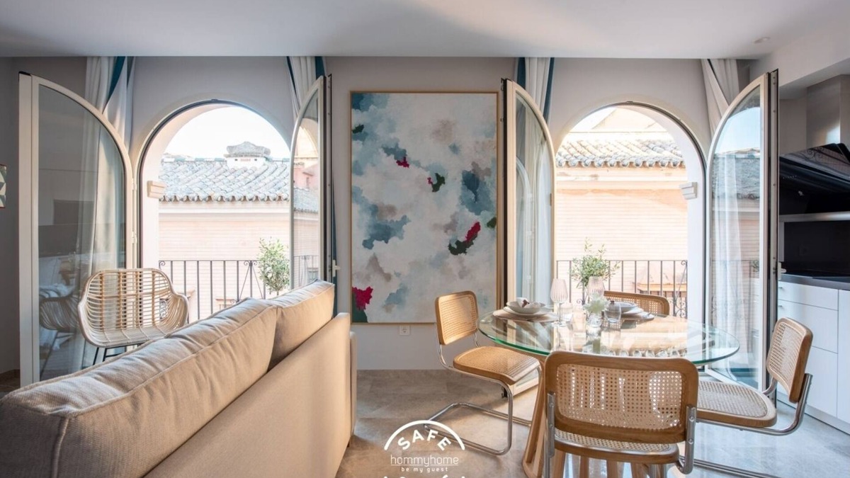 Encarnacion-Regina Apartment | Hommyhome Vera Cruz 202
