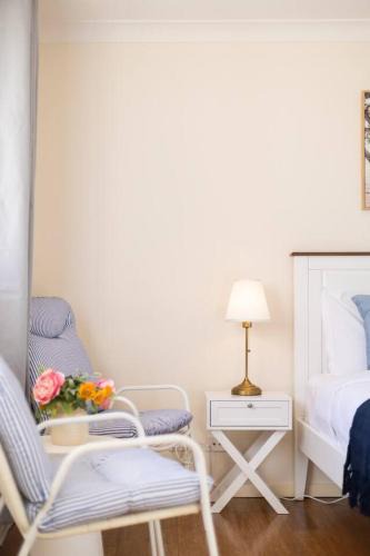 Sunnybank House | Homy Self Contained Unit Sunnybank CBD Street Parking