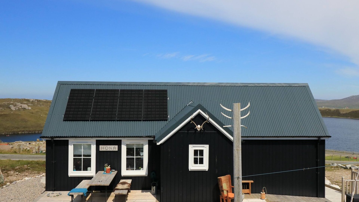Ardroil Cottage | HONA, pet friendly, character holiday cottage in Uig Isle Of Lewis