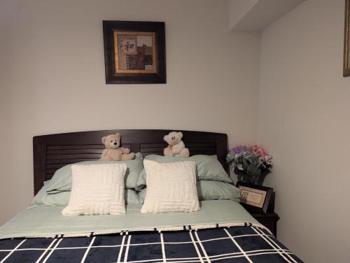Bowmanville House | Honey Dew