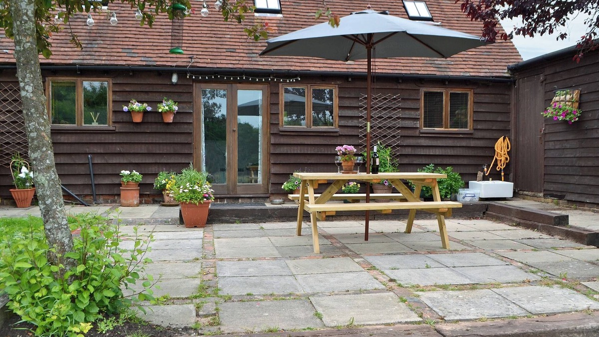 Sharpthorne Cottage | Honey Meadow Cottage