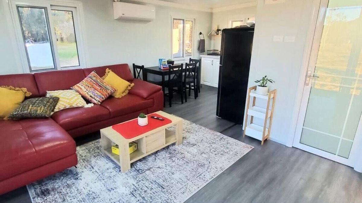 Broke Cabin | Honey Wines Australia Tiny House