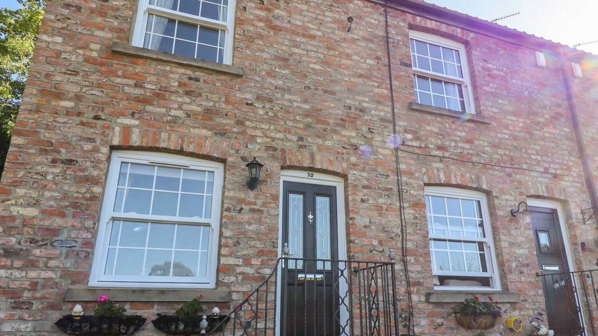 Ripon Cottage | HONEYBEE COTTAGE, pet friendly, character holiday cottage in Ripon